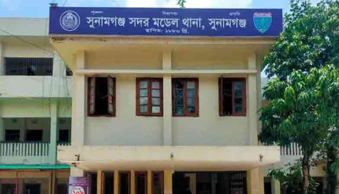 রাঙ্গাবালীতে খাসজমি দখল করে ব্যবসা প্রতিষ্ঠান নির্মান