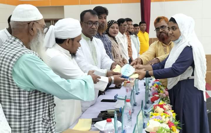 আলফাডাঙ্গায় জিপিএ-৫ প্রাপ্ত শিক্ষার্থীদের সংবর্ধনা