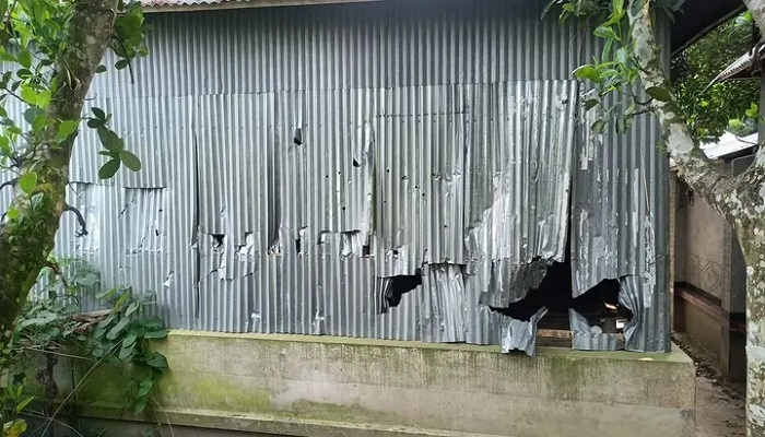 আলফাডাঙ্গায় আধিপত্য বিস্তারকে কেন্দ্র করে অর্ধশত বাড়িঘর ভাঙচুর