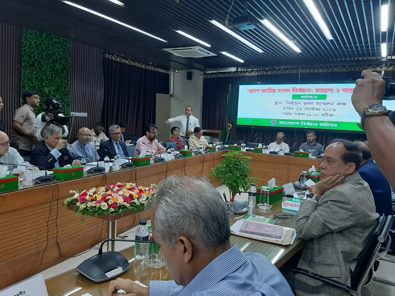বিদেশি রাষ্ট্রদূতদের অতটা আমলে নেয়ার দরকার নেই