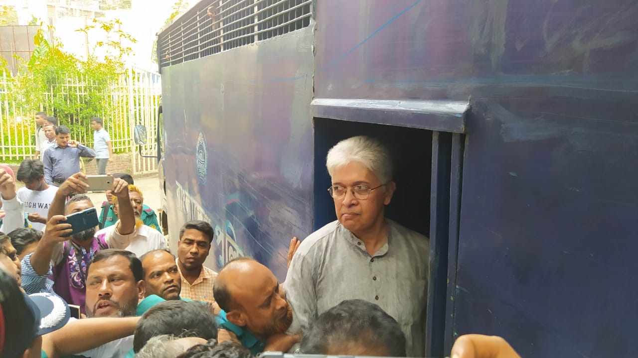 আদিলুর-এলানের ২ বছর কারাদণ্ড
