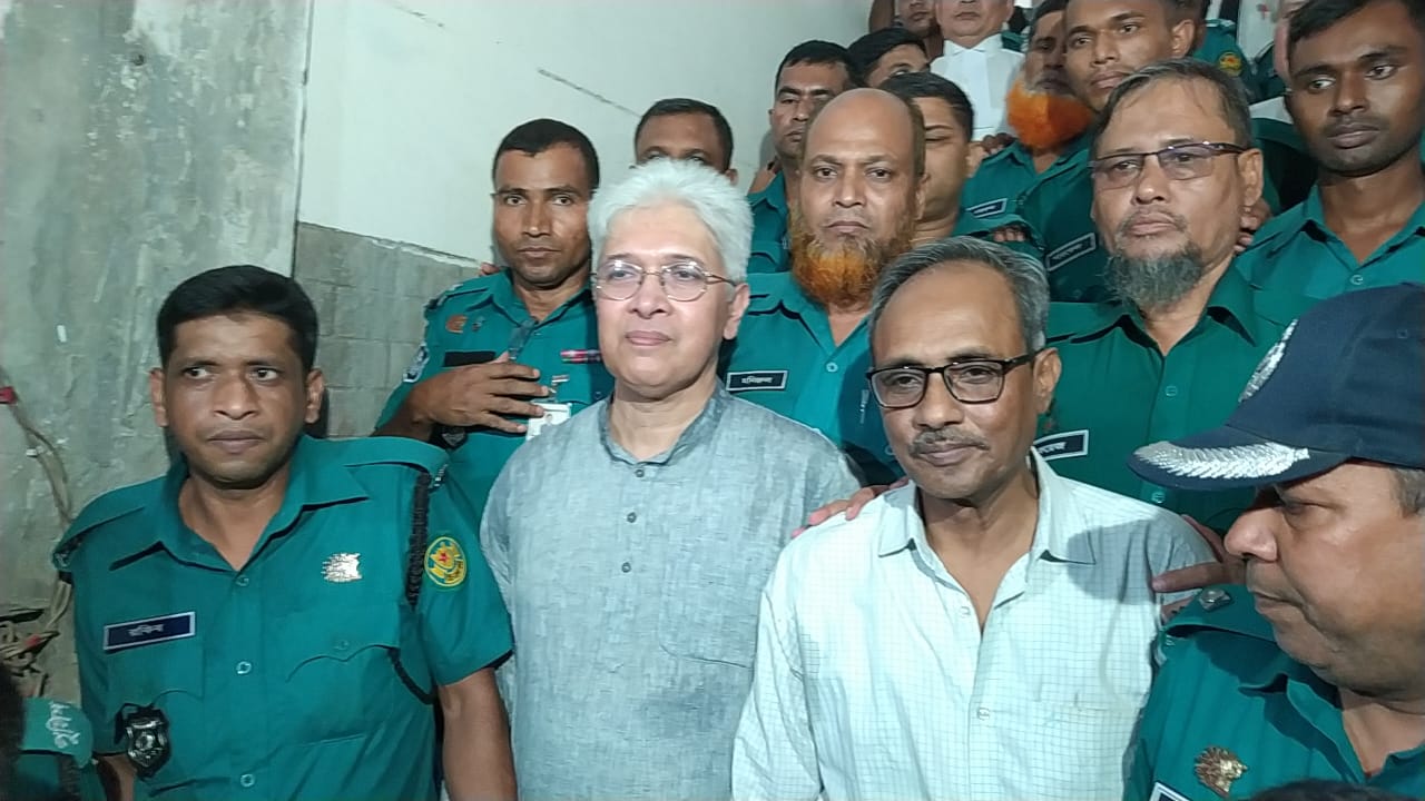 আদিলুর-এলানের রায়ে রাষ্ট্র-আসামি দুইপক্ষেরই অসন্তোষ