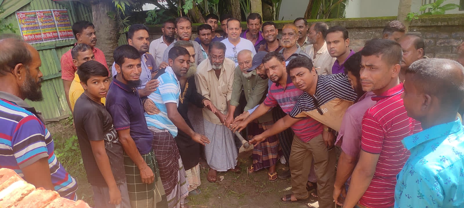 ভাষা সৈনিক আনোয়ার হোসেনের স্মৃতিস্তম্ভের ভিত্তি প্রস্তর উদ্বোধন