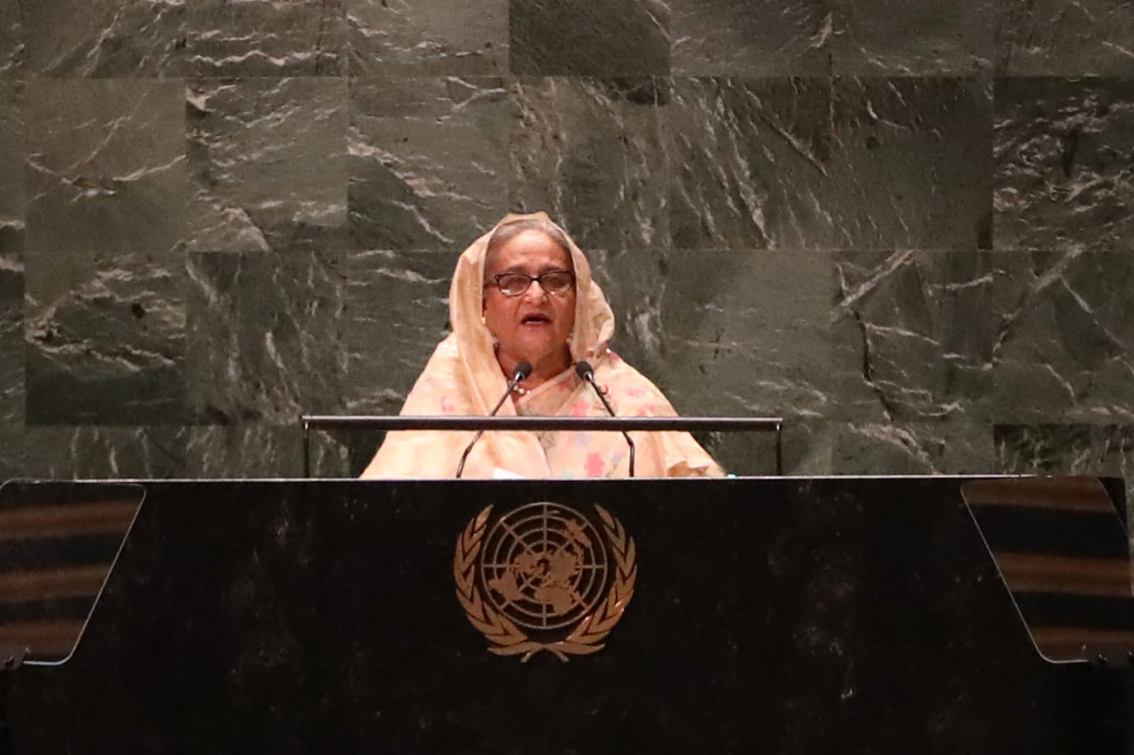 যুদ্ধের পথ পরিহার করে শান্তি, সমৃদ্ধির জন্য কাজ করুন