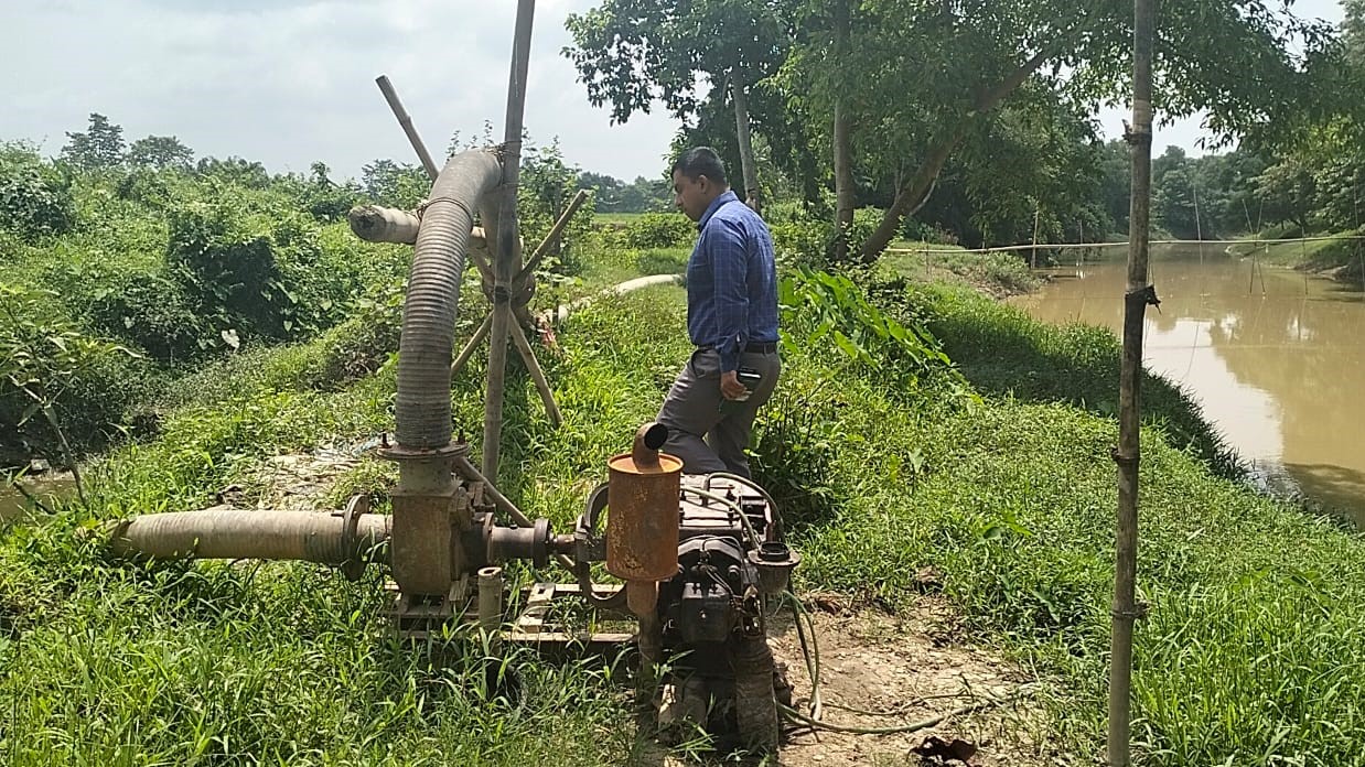 আখাউড়ায় নদী থেকে বালু উত্তোলন, লাখ টাকা জরিমানা