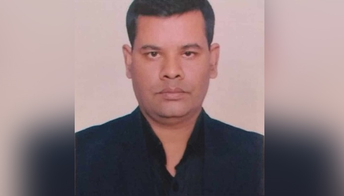 ঘুষের টাকা ফেরত দিলেন সার্ভেয়ার শহিদুল