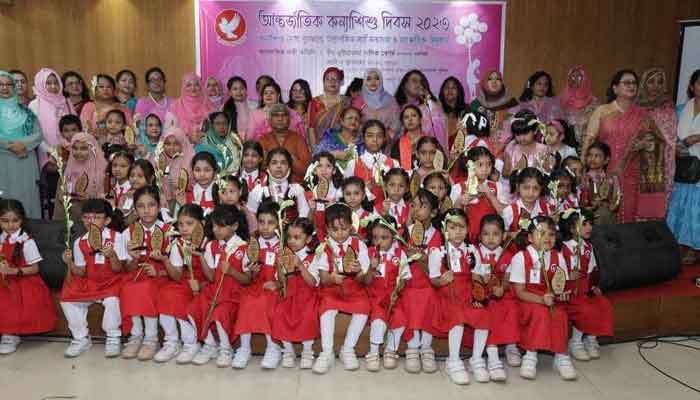 পল্লীমায় শিল্পের সুষমা
