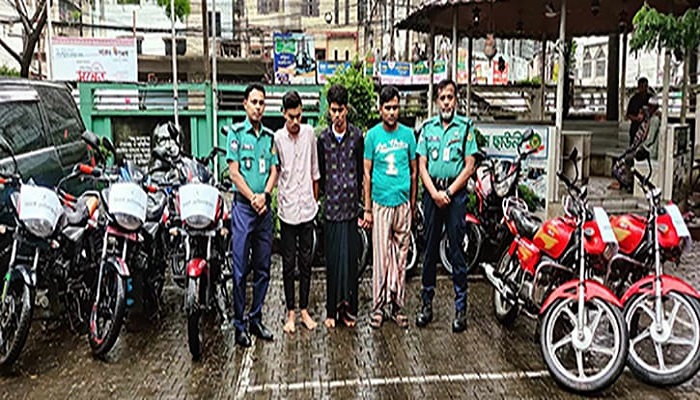 চুরি মামলায় হাজিরা দিয়ে আদালত প্রাঙ্গণ থেকেই মোটরসাইকেল চুরি!