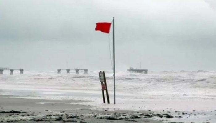 বঙ্গোপসাগরে গভীর নিম্নচাপ: বন্দরে ৩ নম্বর সতর্ক সংকেত