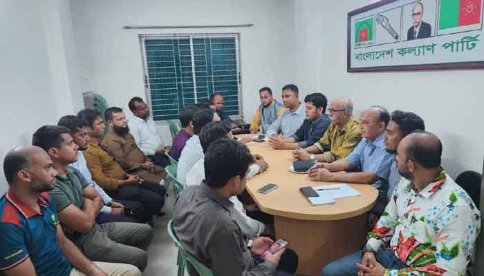 আওয়ামী সরকারের পতন এখন সময়ের ব্যাপার