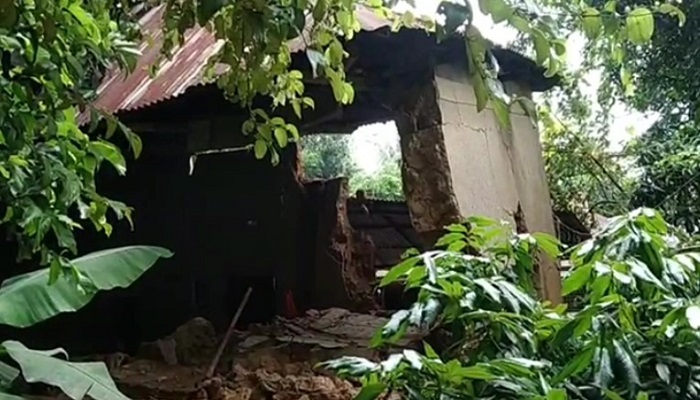 গাজীপুরে দেয়াল চাপায় স্বামী-স্ত্রীর মৃত্যু