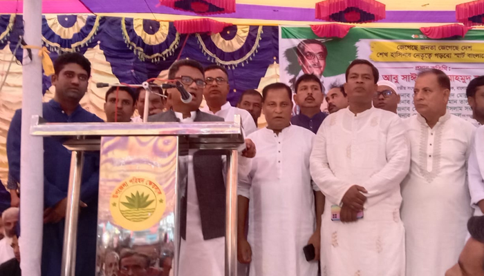 গ্রামে শহরের সুবিধা পৌঁছে দিতে কাজ করছে আ’লীগ সরকার