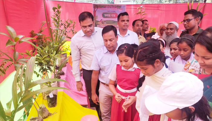 সিংগাইরে “শিশুদের বৃক্ষ পরিচিতি মেলা” অনুষ্ঠিত