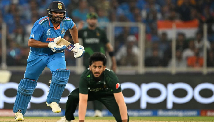 পাকিস্তানকে উড়িয়ে সেমির পথে ভারত