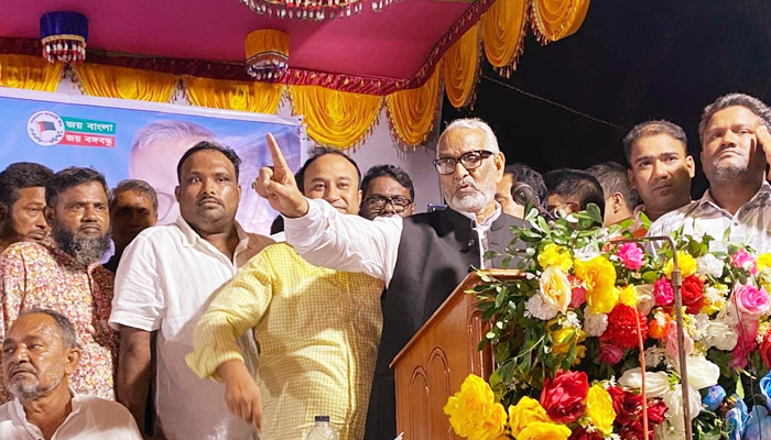 প্রধানমন্ত্রী শেখ হাসিনা এই দেশের জনগণের জন্য আশীর্বাদ
