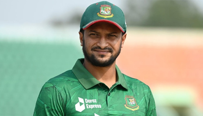 সাকিবের সঙ্গে দূরত্ব বাড়ছে কোচের!