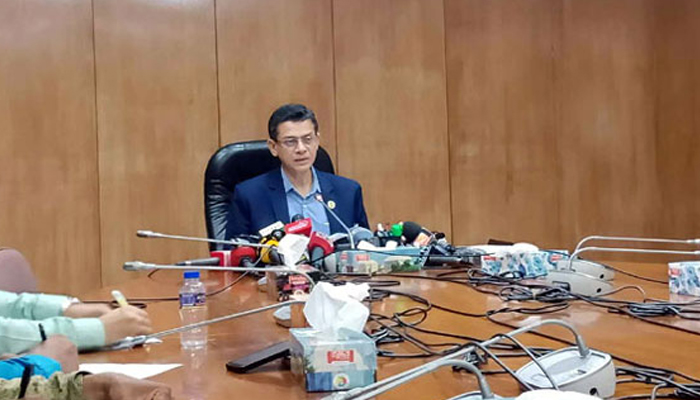 বাড়ছে নারী শ্রমিকদের মাতৃত্বকালীন ছুটি