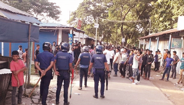 আ’লীগ-বিএনপি সংঘর্ষ, বিএনপির ৩৫ নেতার নামে মামলা