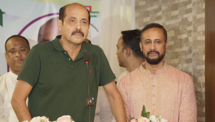 রাস্তা চওড়া করতে জায়গা ছাড়ার আহবান মেয়র আতিকের