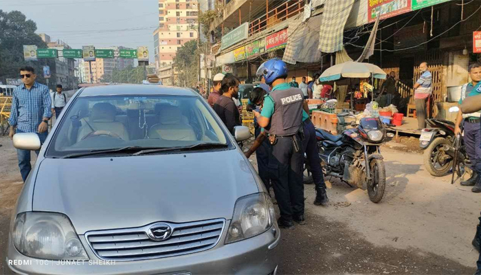 সদরঘাটে তল্লাশিতে ৮০ জন আটক