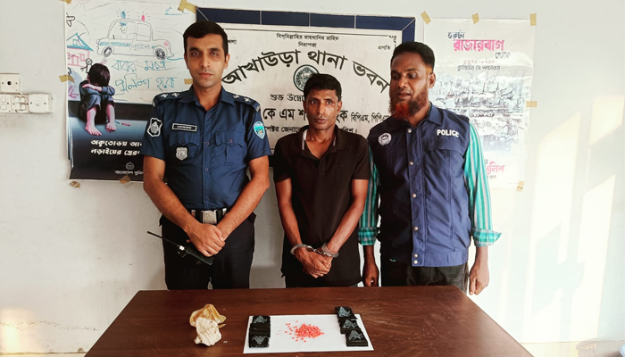 প্যান্টের পকেটে ১০০০ ইয়াবা! মাদক ব্যবসায়ি আটক