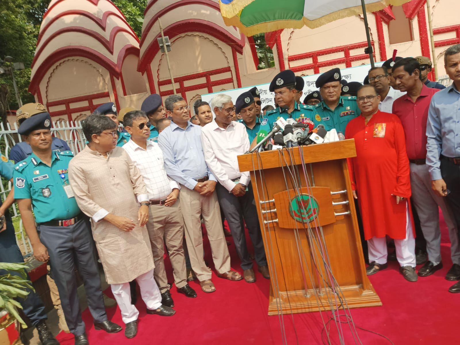 দুর্গাপূজায় নিরাপত্তার ঘাটতি নেই