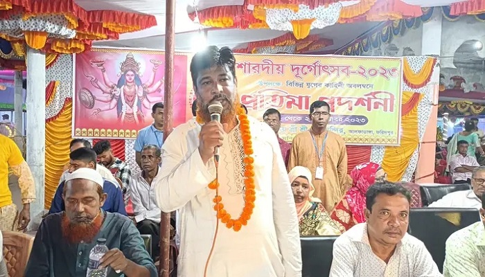 আলফাডাঙ্গায় পূজামণ্ডপ পরিদর্শন করলেন পৌর মেয়র আলী আকসাদ ঝন্টু