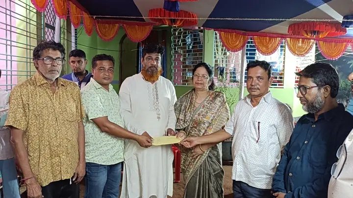 আলফাডাঙ্গায় পূজামণ্ডপ পরিদর্শন করলেন পৌর মেয়র আলী আকসাদ ঝন্টু