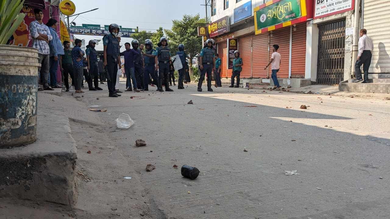 অবরোধের সমর্থনে সকাল থেকেই রাজপথে বিএনপি