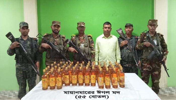 আলীকদমে ৫৫ বোতল বিদেশি মদ উদ্ধার