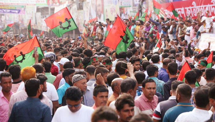 সমাবেশ দুপুরে, সকালেই লোকারণ্য নয়াপল্টন (ভিডিও)
