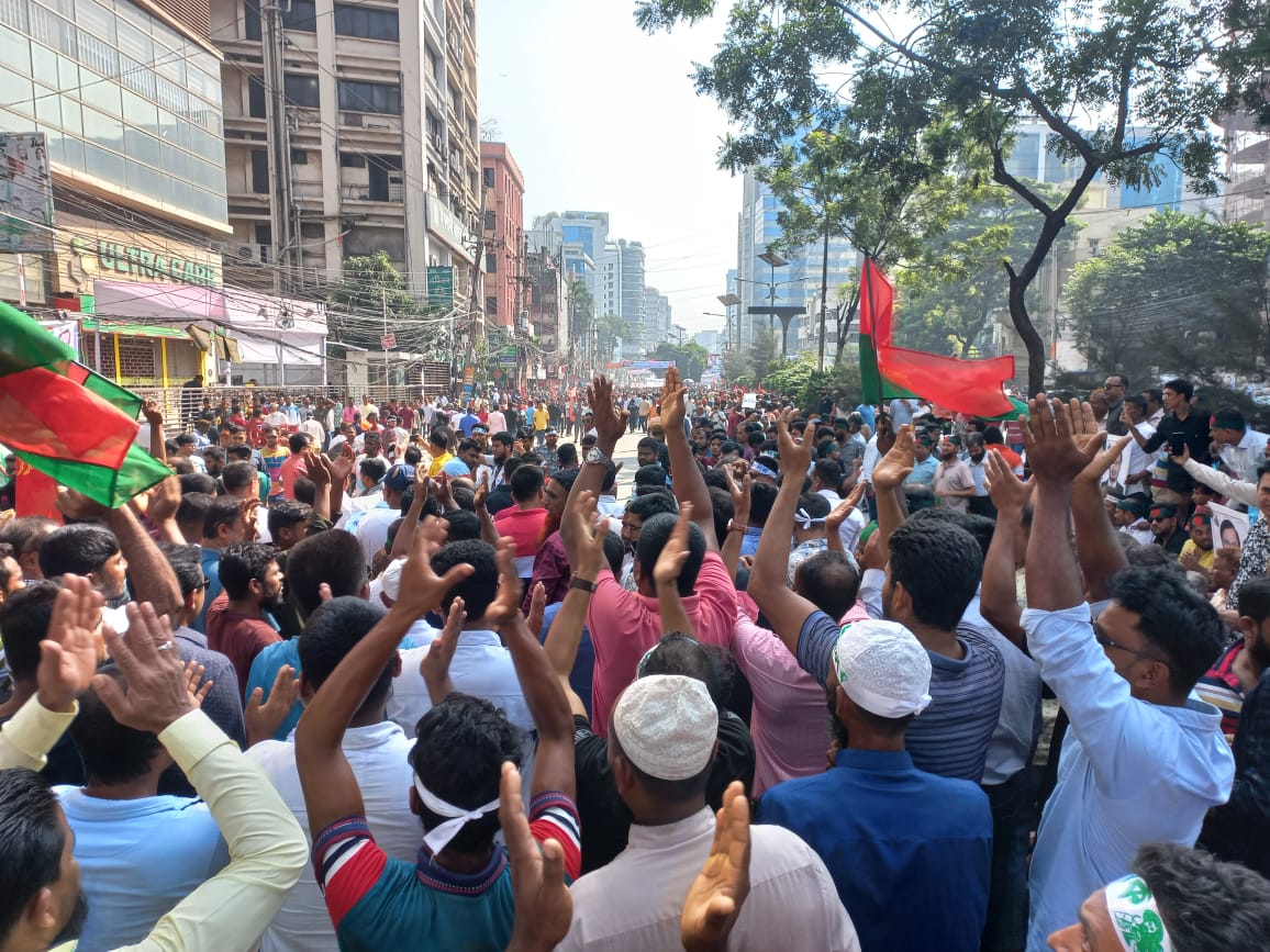 সমাবেশ দুপুরে, সকালেই লোকারণ্য নয়াপল্টন (ভিডিও)