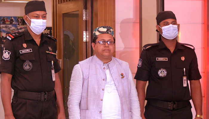 মনোনয়ন পেতে ৩০০ কোটি টাকা দাবি করতেন হানিফ