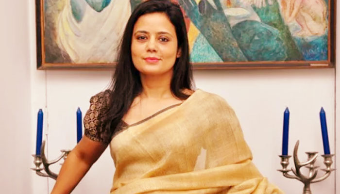 ব্যবসায়ীর কাছ থেকে ঘুষ নিয়েছেন এমপি মহুয়া