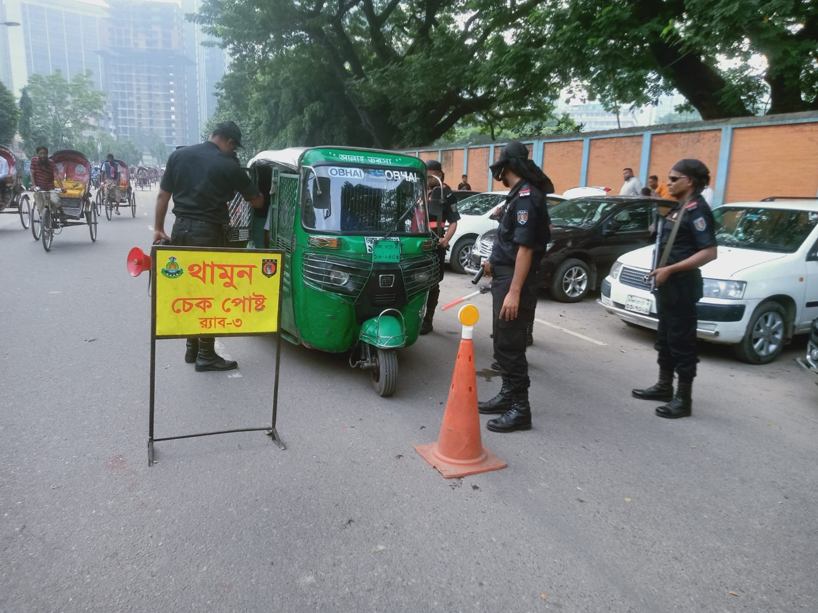 দুর্গাপূজার নিরাপত্তায় ১০০ বিশেষ চেকপোস্ট র্যাবের