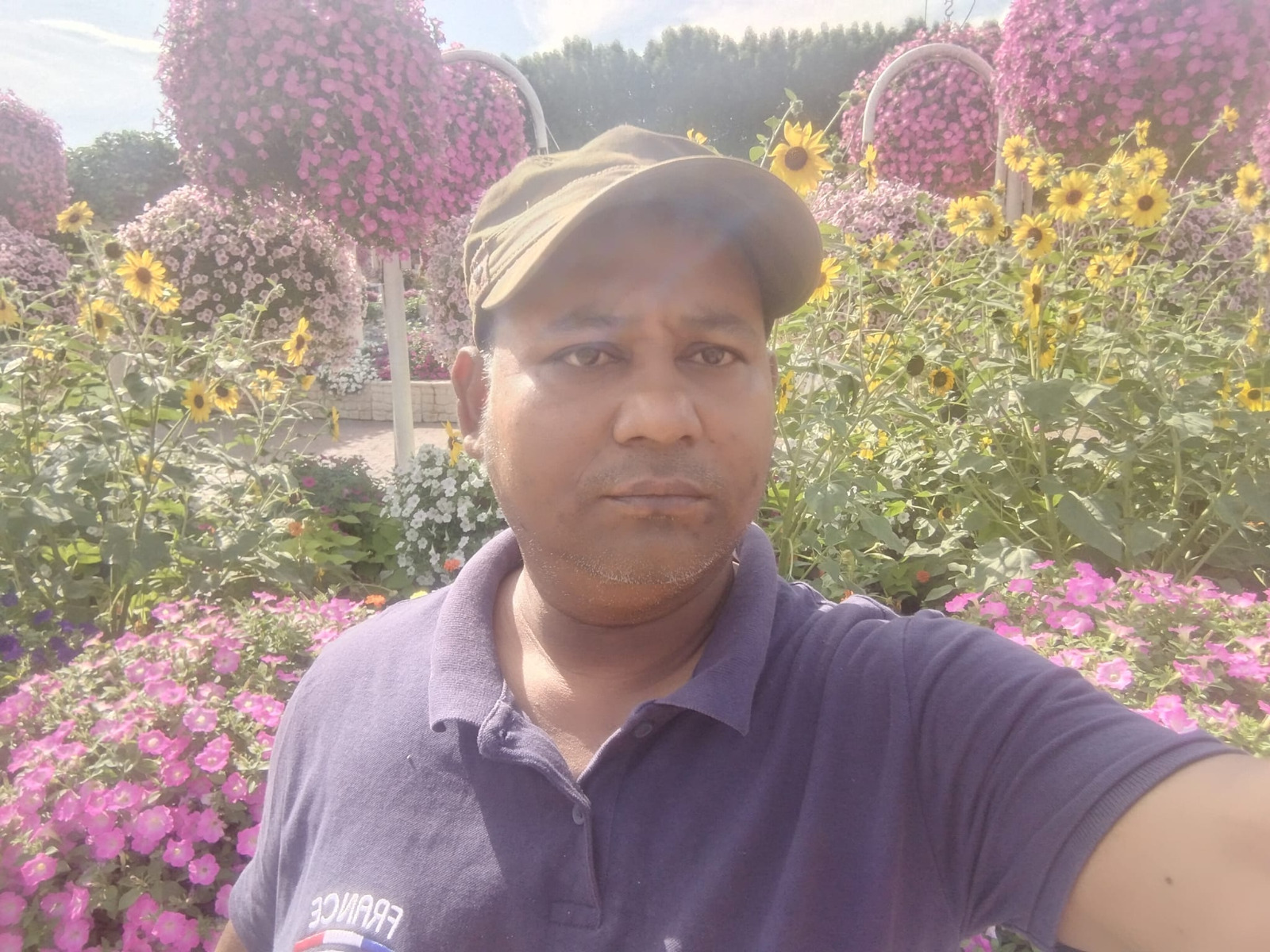 দুবাইয়ে মরুর বুকে এক চিলতে স্বর্গ ‘মিরাকল গার্ডেন’