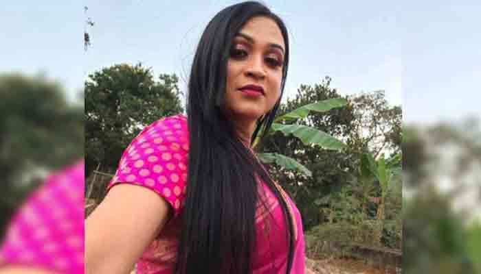 গাজীপুর-৫ আসনে মনোনয়নপত্র তুললেন ট্রান্সজেন্ডার উর্মি