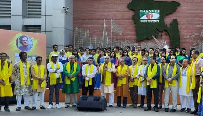 বর্ণাঢ্য আয়োজনে হুমায়ূন আহমদের ৭৫তম জন্মদিন উদযাপন