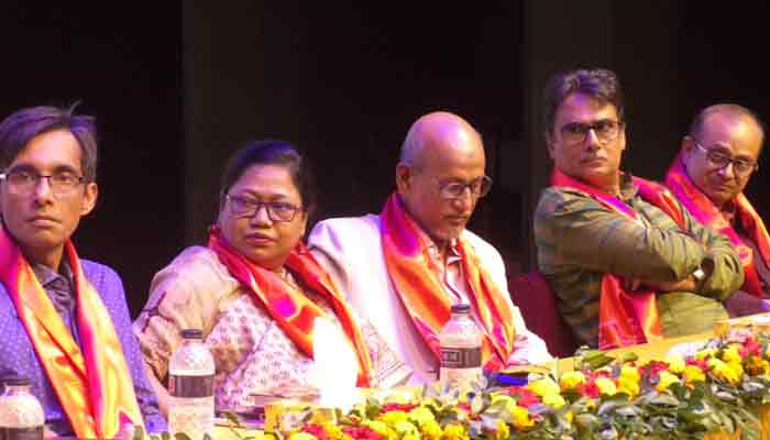 বাংলাদেশ ও কোরিয়ার মানুষের বেদনা-ভালবাসার রঙ এক