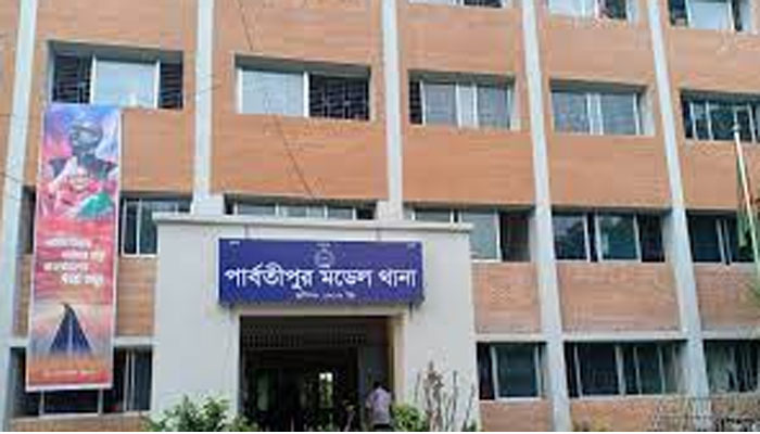 পার্বতীপুরে কাভার্ডভ্যানের ধাক্কায় ভ্যানচালকসহ নিহত ২