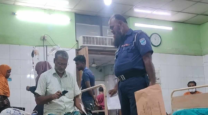 পুলিশের গুলিতে পুলিশ আহত