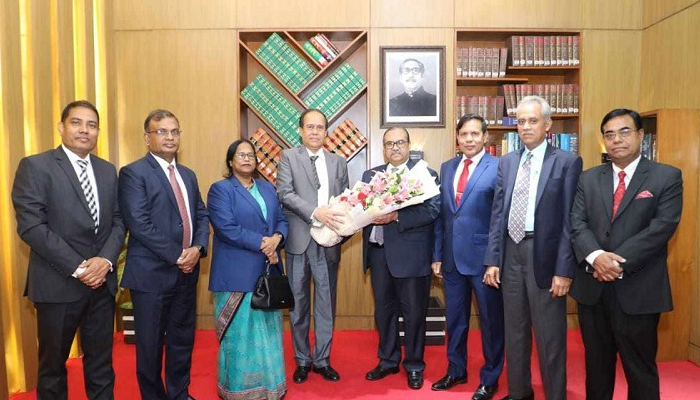 নির্বাচনের জন্য ৩০০ বিচারক চায় ইসি