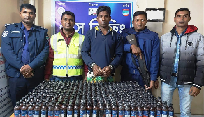 বেনাপোলে ৩৫৫ বোতল ফেন্সিডিলসহ আটক ১