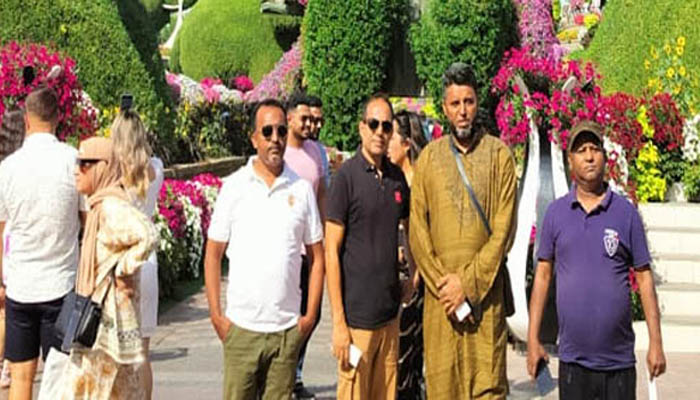 দুবাইয়ে মরুর বুকে এক চিলতে স্বর্গ ‘মিরাকল গার্ডেন’