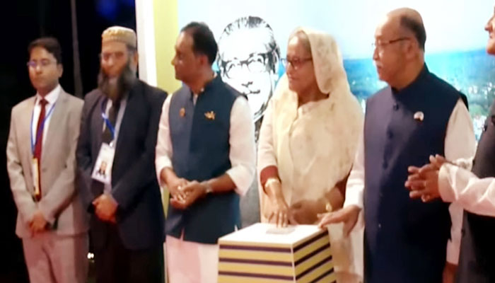 দক্ষিণ এশিয়ার বৃহত্তম সার কারখানার উদ্বোধন করলেন প্রধানমন্ত্রী