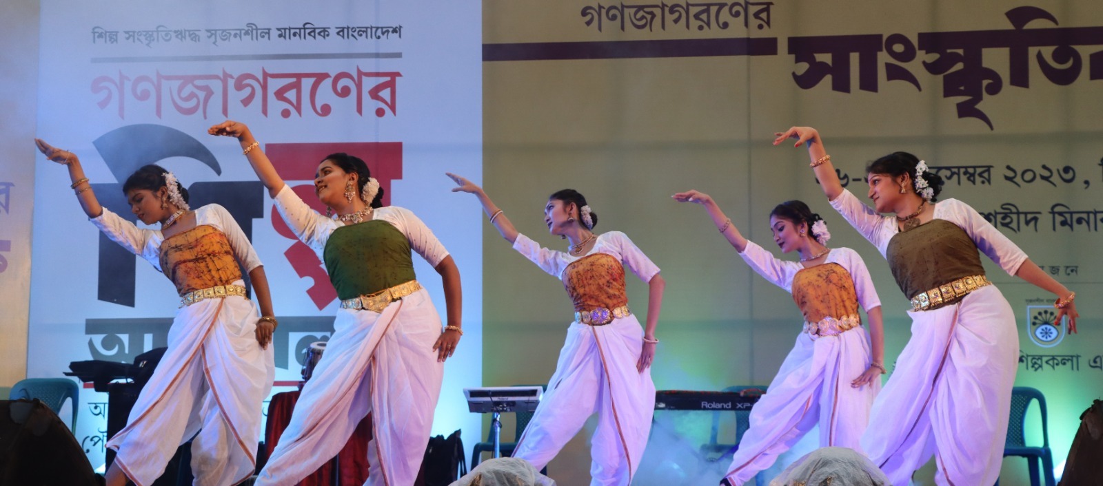 সংস্কৃতির ঝরণাধারায় মুখরিত শহিদ মিনার