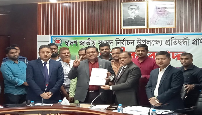 নোয়াখালীতে কাদেরসহ ৩৩ প্রার্থীর মধ্যে প্রতীক বরাদ্দ