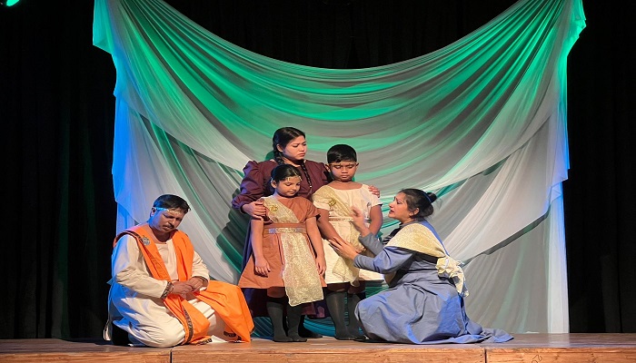 শিল্পকলার মঞ্চে ঢাকা থিয়েটারের ‘মেডিয়া’