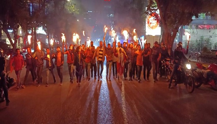 রাজধানীতে ছাত্রদলের নেতৃত্বে মশাল মিছিল