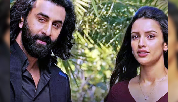 রণবীরের সঙ্গে অন্তরঙ্গ দৃশ্য নিয়ে মুখ খুললেন তৃপ্তি